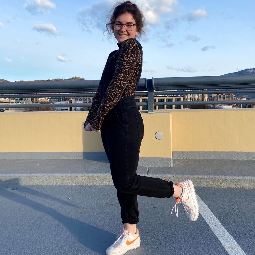 Meet your Posher, Janel